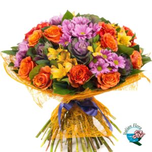 Bouquet di fiori arancio gialli e viola